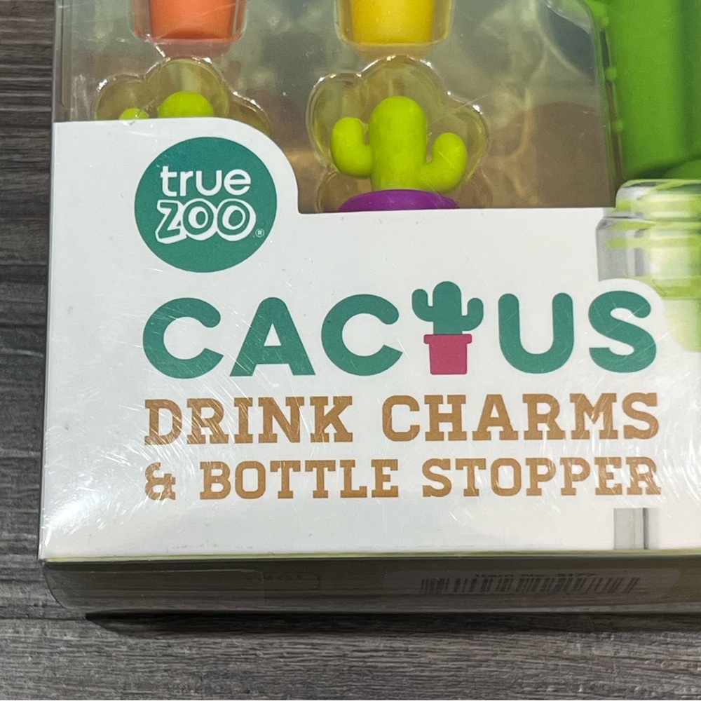 True Zoo Cactus Themed 6 Silicone Drink Charms And Bottle Stopper New Open Box - Picture 2 of 15